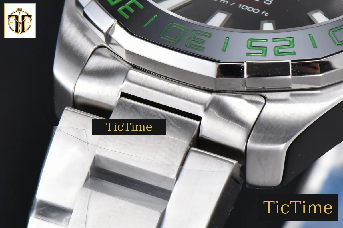 Aquaracer Calibre 5 GMT 43mm OF Green/Red Bezel Black Dial SS Bracelet Swiss SW200 — foto 11