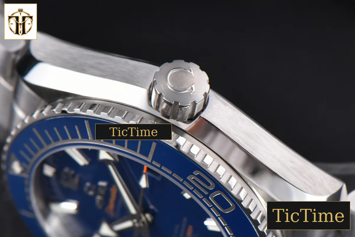 Planet Ocean 600m 43.5mm VSF Blue Dial SS Bracelet A8906 — foto 13