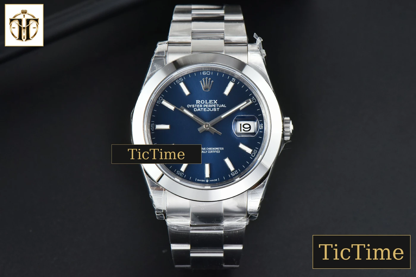 Vista frontal — DateJust Smooth Bezel 126300 41mm VSF Blue Dial Oyster Bracelet VS3235