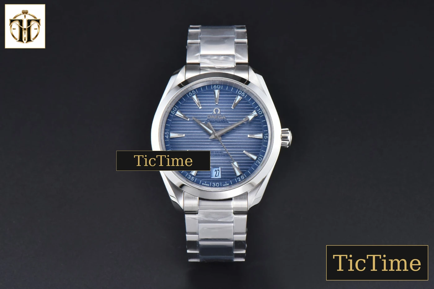 Vista frontal — Aqua Terra 150m Summer 41mm VSF Blue Dial SS Bracelet A8900