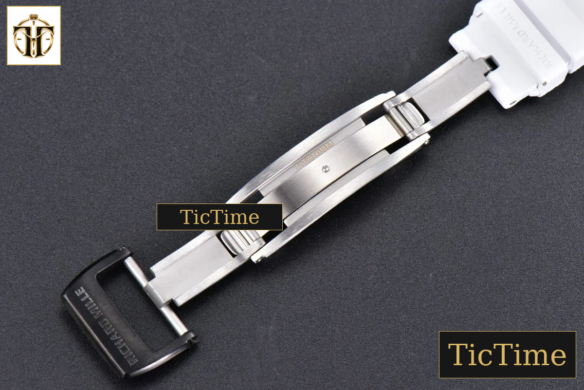 RM035-02 42mm T+F White Forged Carbon Skeleton Dial Red Crown White Rubber Strap RMUL2 — foto 18