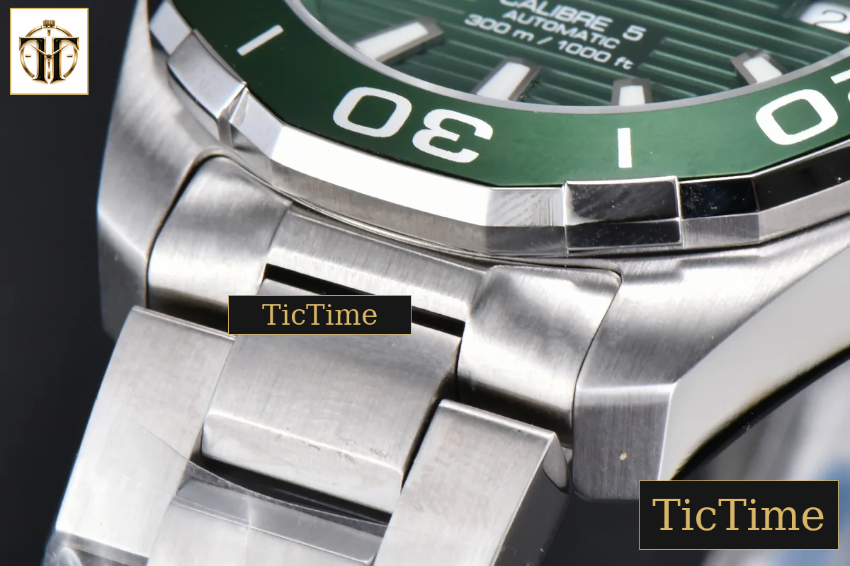 Aquaracer Calibre 5 43mm OF Green Dial Green Bezel SS Bracelet Swiss SW200 — foto 11