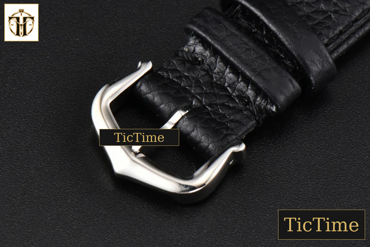 Tank Must Small 29.5×22mm K11F Diamond White Dial Litchi Grained Smooth Strap Quartz — foto 20