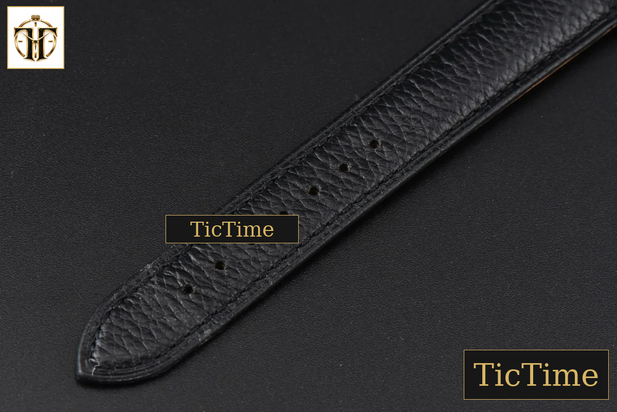 Tank Must Small 29.5×22mm K11F Diamond White Dial Litchi Grained Smooth Strap Quartz — foto 21