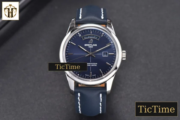 Foto frontal — Transocean Day & Date 43mm V7F Blue Dial Black Leather Strap CA145