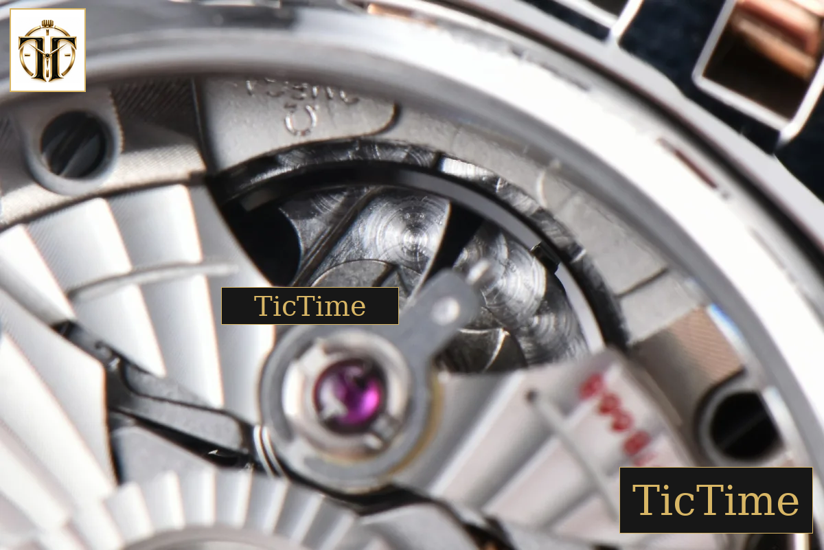 De Ville Ladies Prestige 34mm VSF Blue Dial RG Roman Marker RG/SS Bracelet A8800 — foto 17