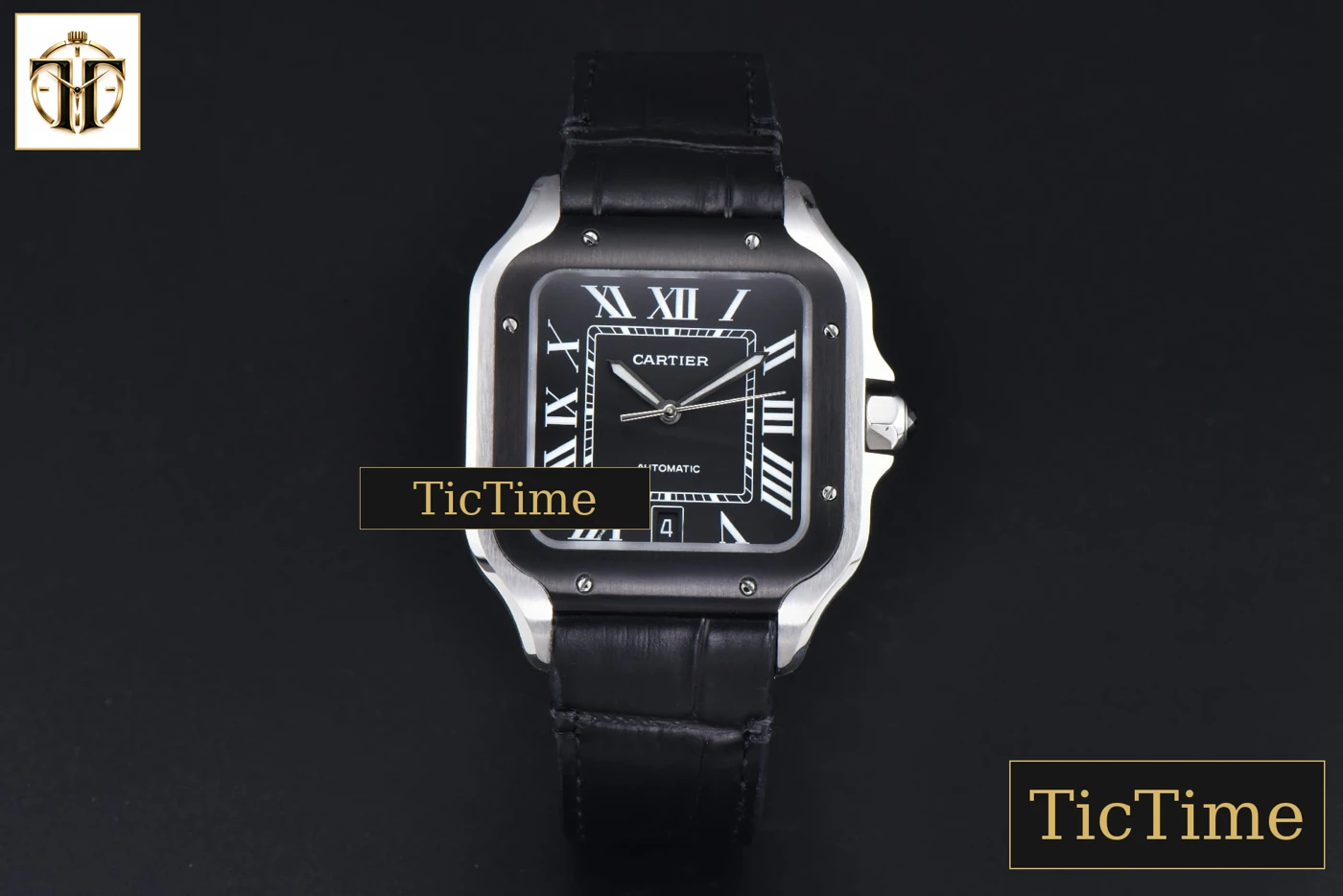 Vista frontal — Santos de Cartier XL 40mm AF SS Black Dial Black Bezel Black Leather Strap Miyota 9015