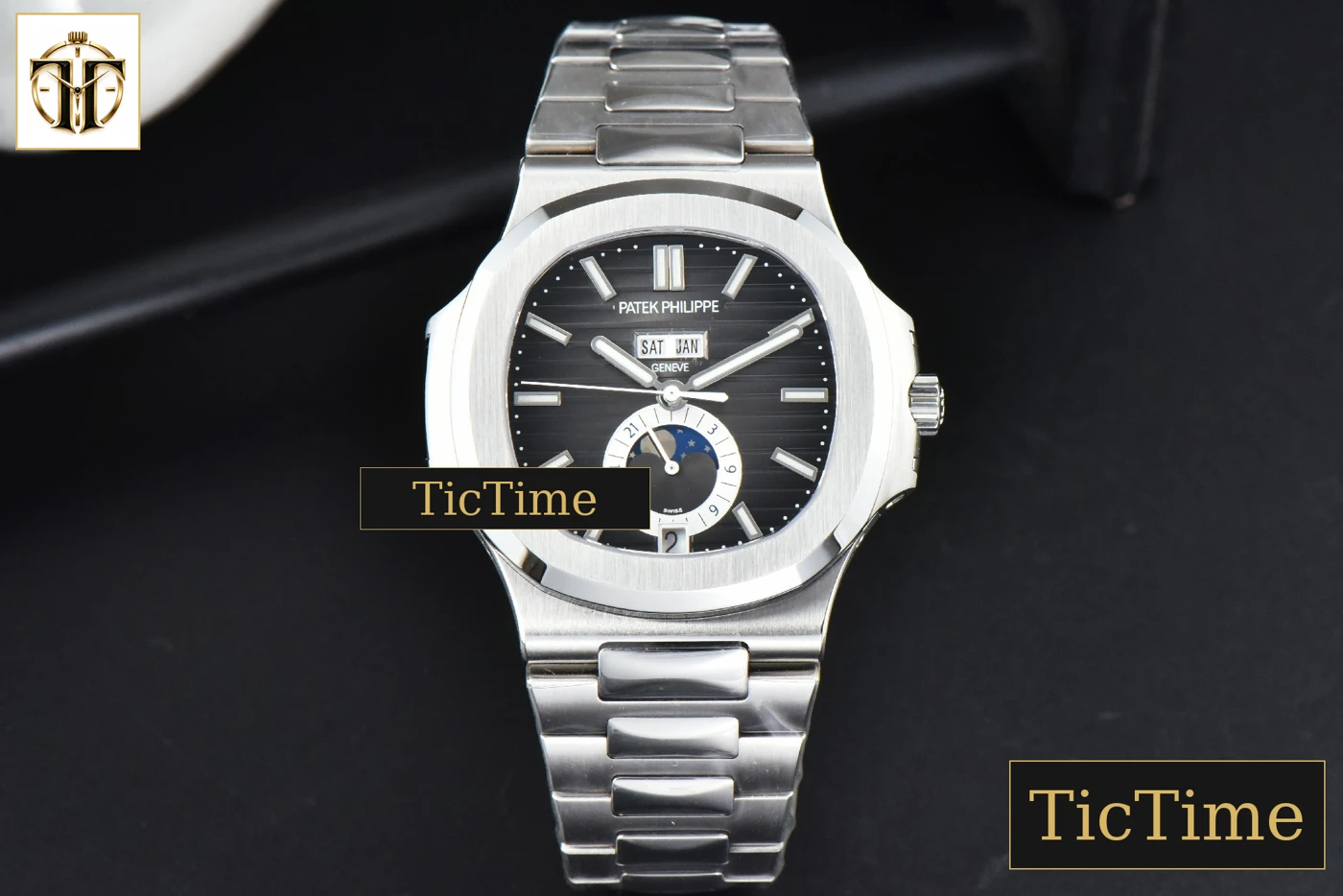 Vista frontal — Nautilus 5726 40.5mm GRF Gray Dial SS Bracelet A324