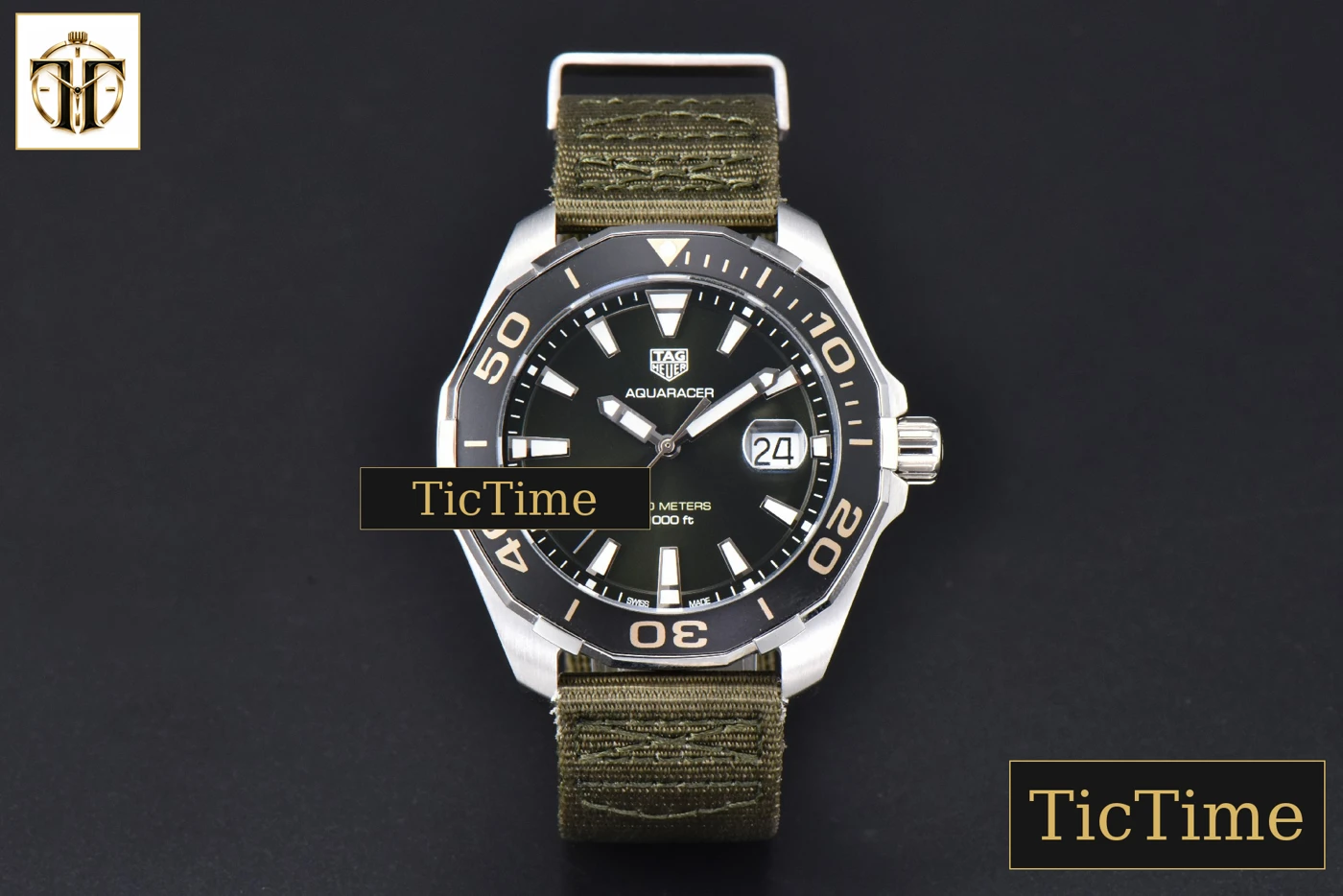 Vista frontal — Aquaracer 300M 41mm OF Black Dial Green Nylon Strap SW200