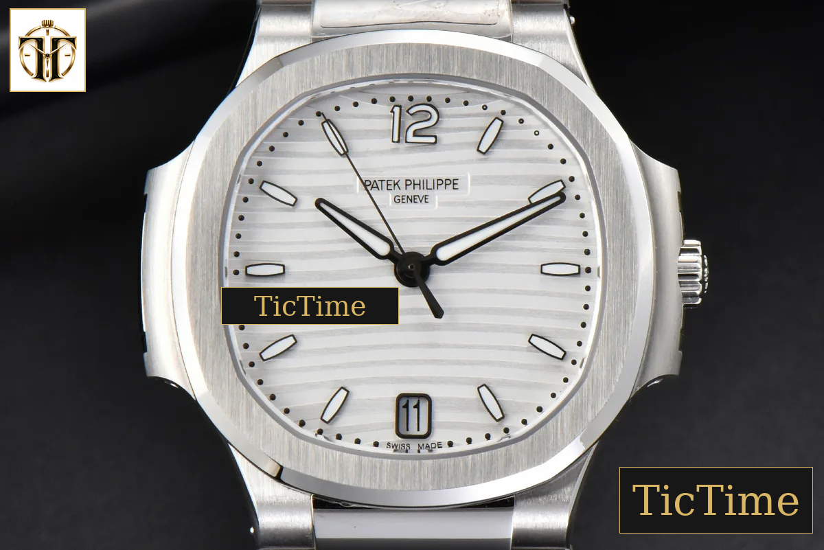 Nautilus Ladies 7118 35mm 3KF White Dial SS Bracelet A324 — foto 2