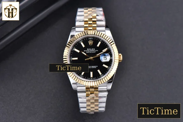 Foto frontal — Datejust 41mm GMF YG/SS Black Dial Stick Marker Fluted Bezel Jubille Bracelet VR3235