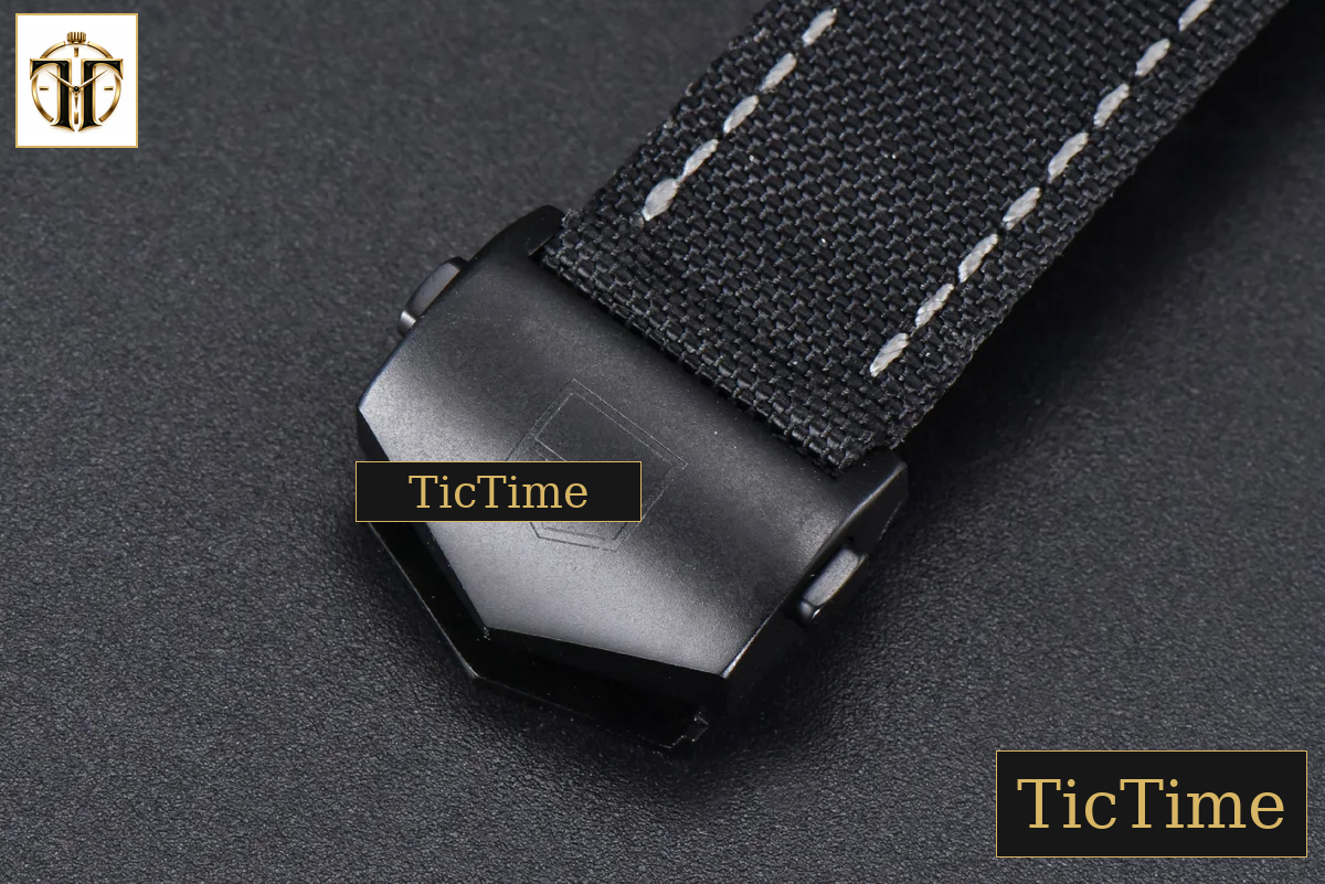 Aquaracer Calibre 5 43mm OF Black Moon Dial Black Nylon Strap SW200 — foto 14