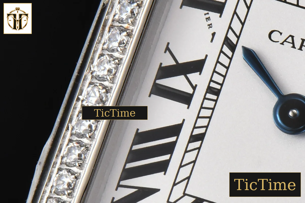 Tank Must Small 29.5×22mm K11F Diamond White Dial Red Litchi Grained Strap Quartz — foto 6