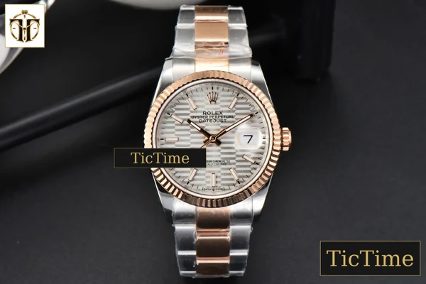 Foto frontal — DateJust 36mm BPF RG/SS Fluted Bezel Silver Motif Dial Oyster Bracelet A2824