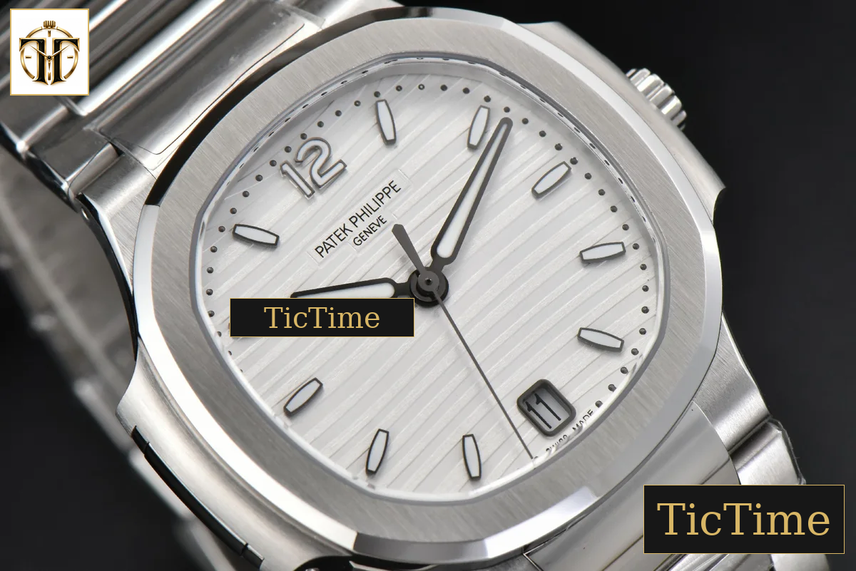 Nautilus Ladies 7118 35mm 3KF White Dial SS Bracelet A324 — foto 10