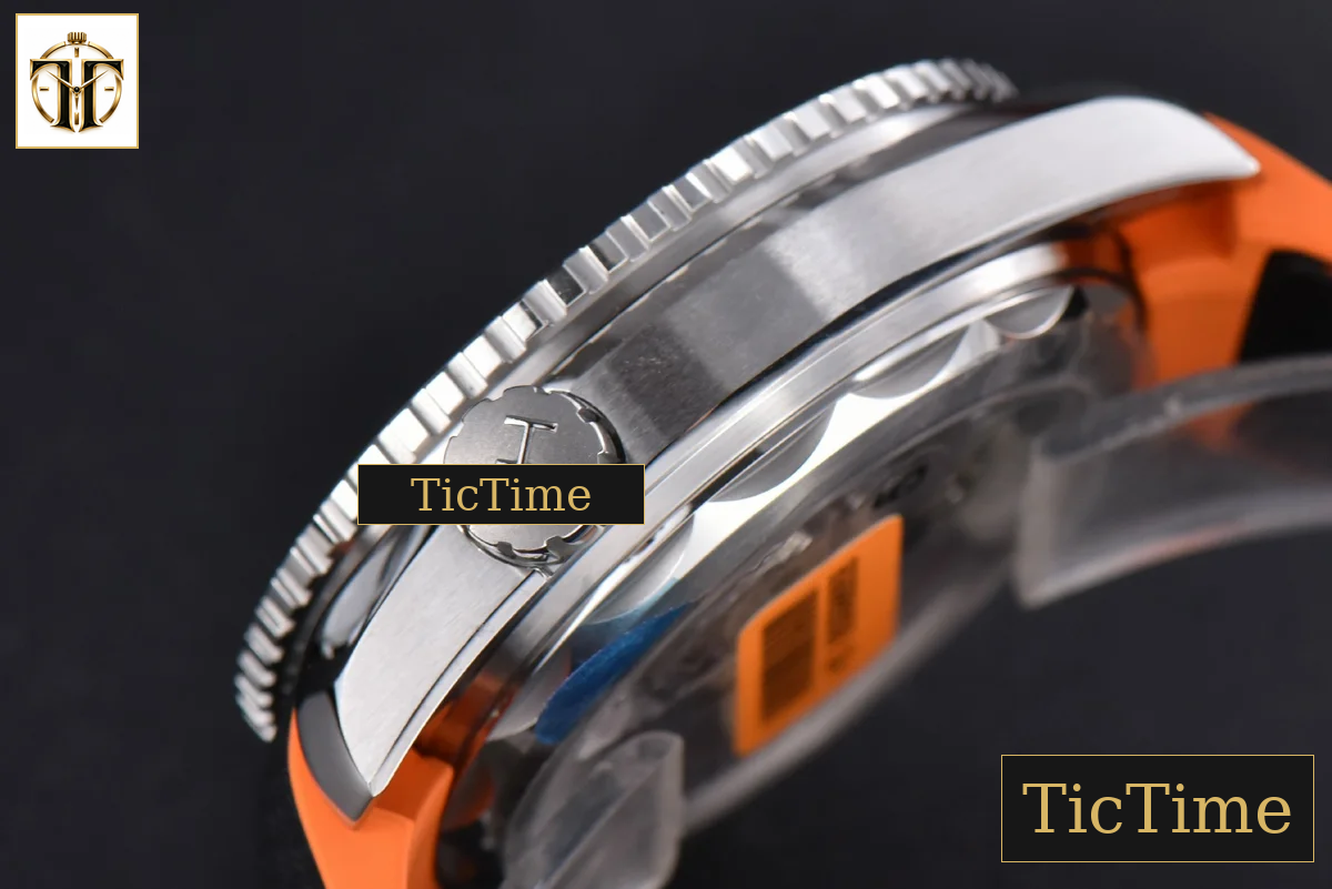 Planet Ocean 600m 43.5mm VSF Black Dial 1/4 Orange Bezel Rubber Strap A8900 — foto 14