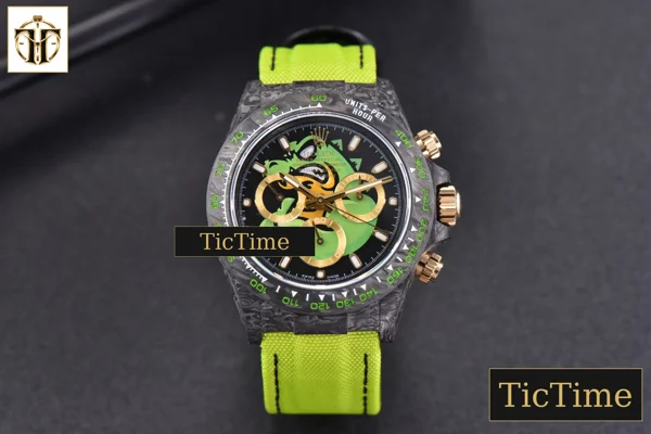 Foto frontal — Daytona DIW Carbon WWF Green Wolf Dial Dark Green Nylon Strap A7750