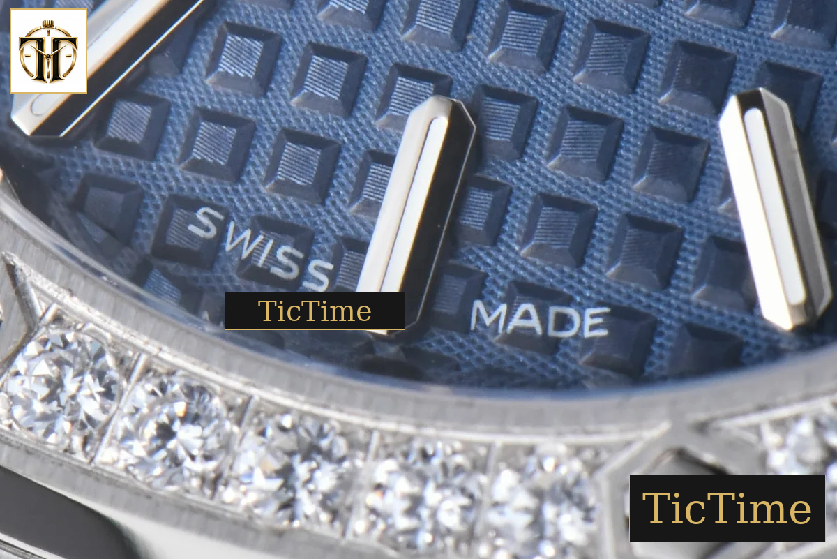 Royal Oak Ladies 67651ST 33mm ZF SS Diamond Blue Dial SS Bracelet Quartz — foto 9