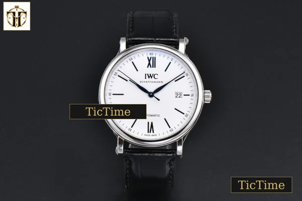 Foto frontal — Portofino ‘150 Years’ 40mm V7F White Dial Blue Hands Black Leather Strap A2892