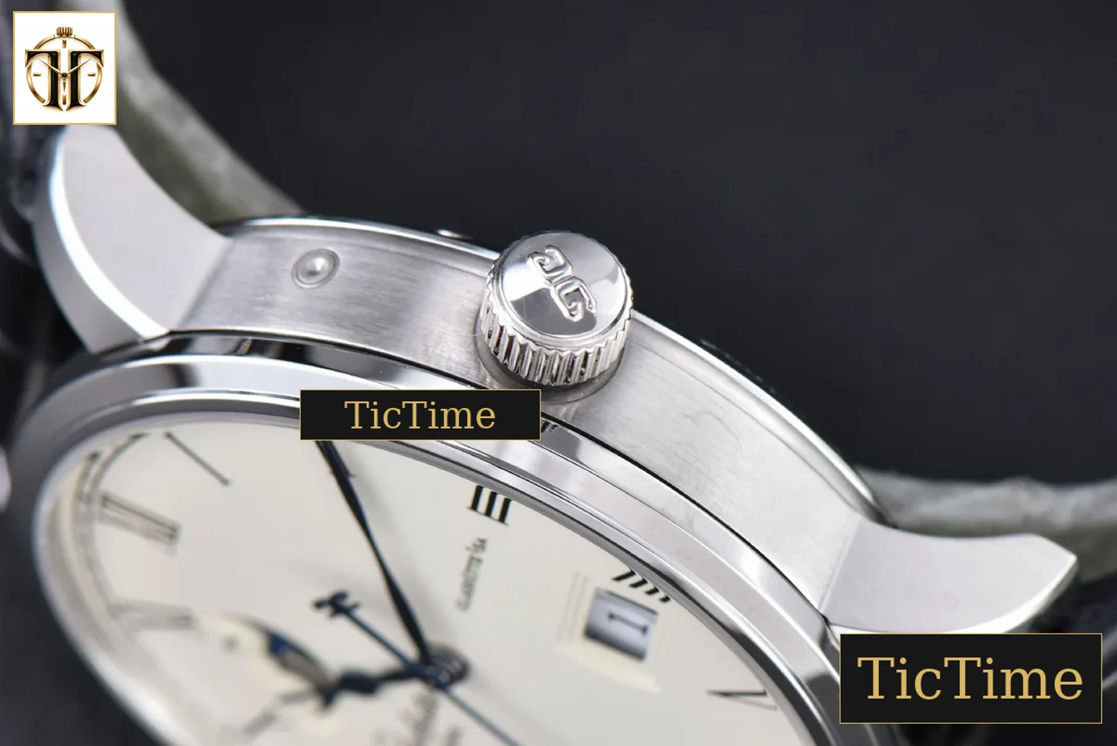 Excellence Panorama Date Moonphase 40mm V9F SS White Dial Black Leather Strap A100 — foto 13