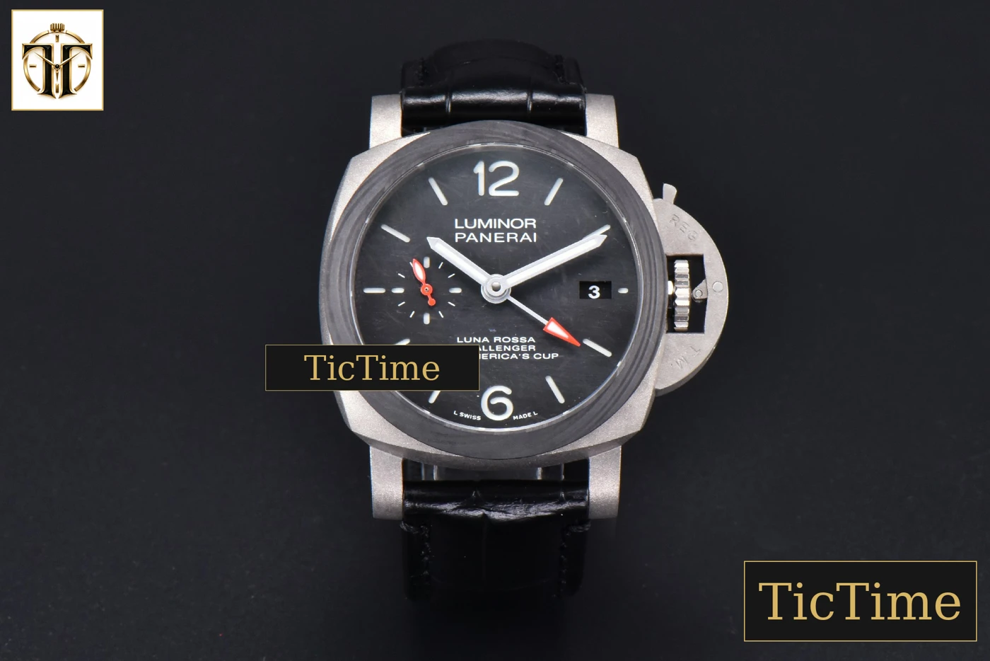 Vista frontal — Luminor GMT PAM1096 42mm VSF Titanium Black Dial Black Leather Strap P9011