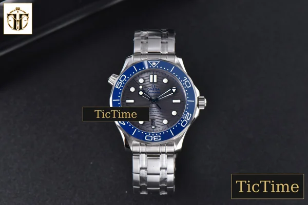Foto frontal — Seamaster Diver 42mm VSF SS 300M Gray Dial SS Bracelet A8800