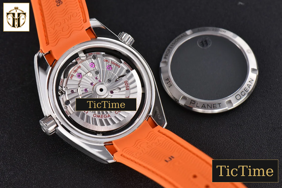 Planet Ocean 600m 42mm VSF Black Dial Orange Bezel Orange Rubber Strap A8500 — foto 14