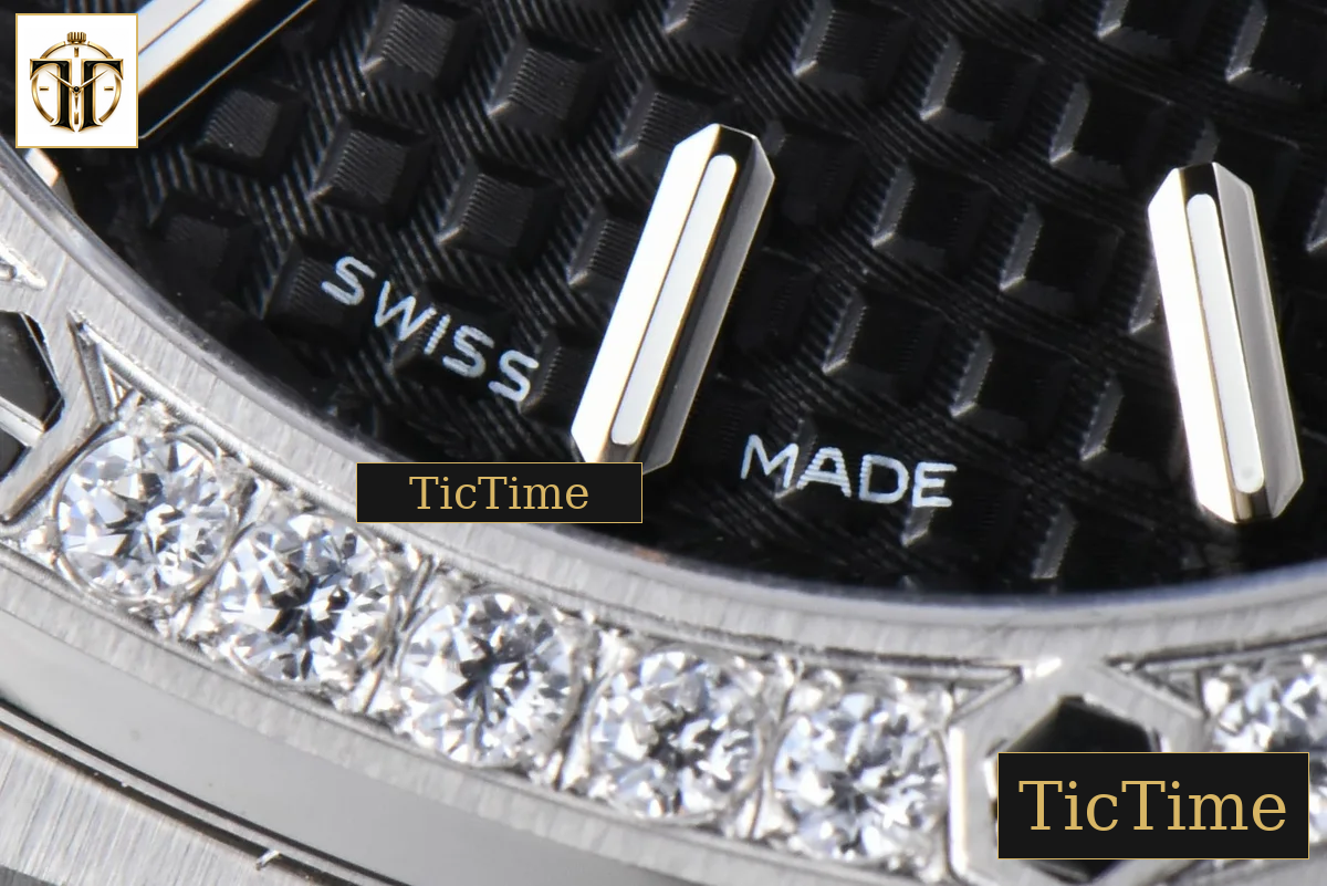 Royal Oak Ladies 67651ST 33mm ZF SS Diamond Black Dial SS Bracelet Quartz — foto 9