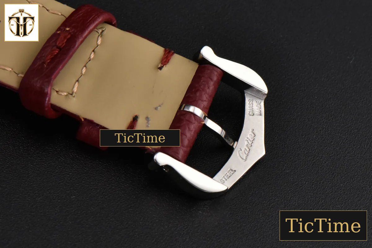 Tank Must Small 29.5×22mm K11F Diamond White Dial Red Litchi Grained Strap Quartz — foto 22