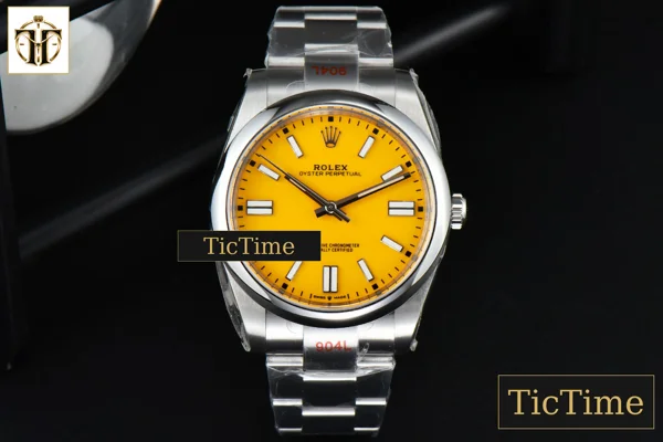 Foto frontal — Oyster Perpetual 124300 41mm EWF Yellow Dial SS Bracelet A3230