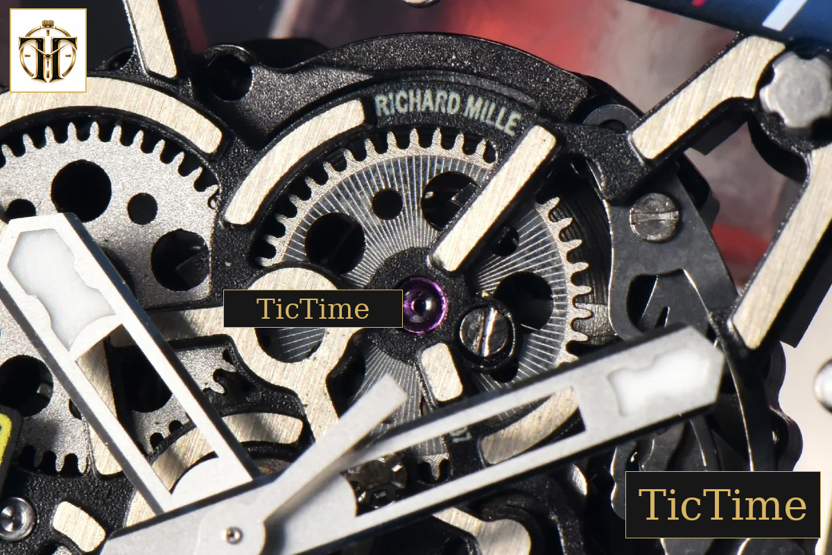 RM035-02 42mm T+F Black Forged Carbon Skeleton Dial Red Crown Red Rubber Strap RMUL2 — foto 5
