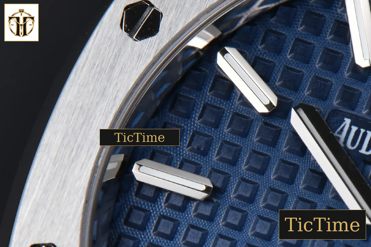 Royal Oak Ladies 67650ST 33mm ZF SS Blue Dial SS Bracelet Quartz — foto 7