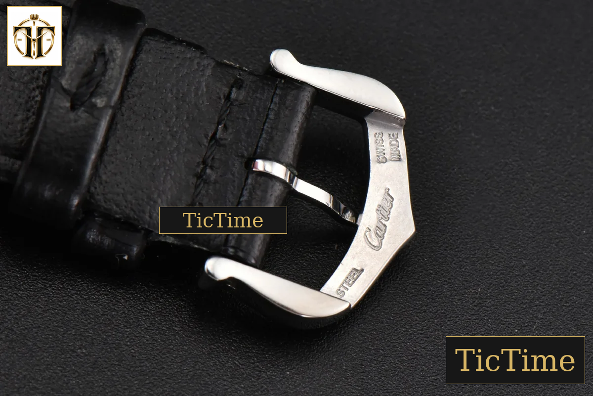 Tank Must Small 29.5×22 mm K11F White Dial Black Smooth Strap Quartz — foto 22