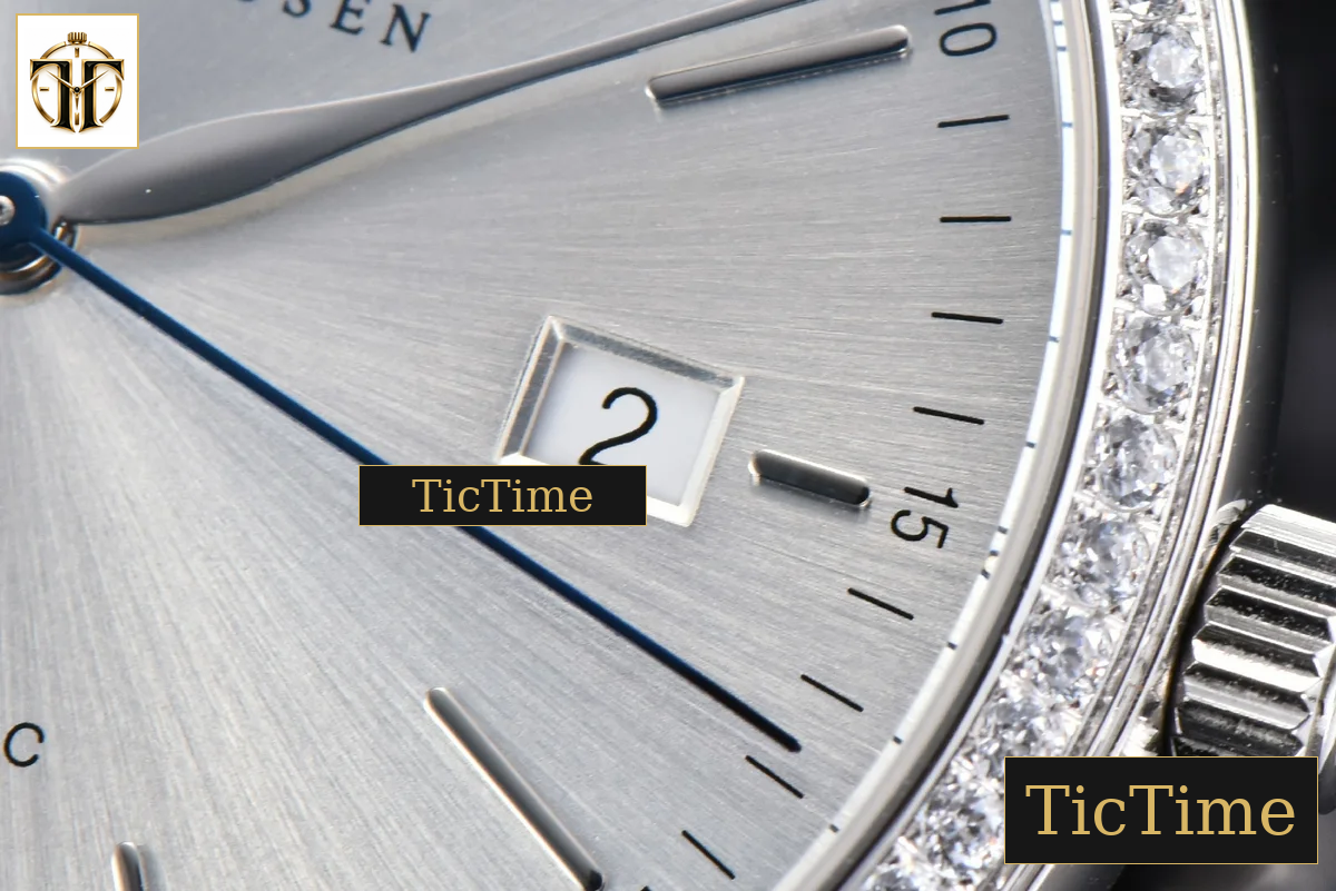 Portofino 40mm V7F Diamond Silver Dial Black Leather Strap A2892 — foto 9