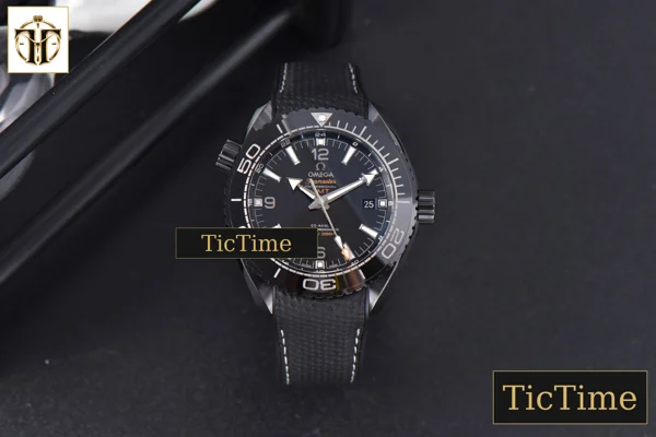 Foto frontal — Planet Ocean 600m Deep 45.5mm VSF Black Ceramic Black Dial Black Rubber Strap A8906