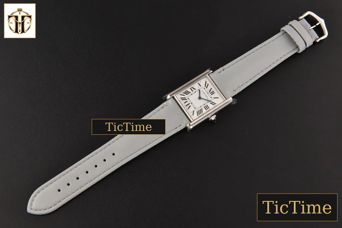 Tank Must Large 33.7×25.5mm K11F White Dial Gray Smooth Calf Strap Quartz — foto 27