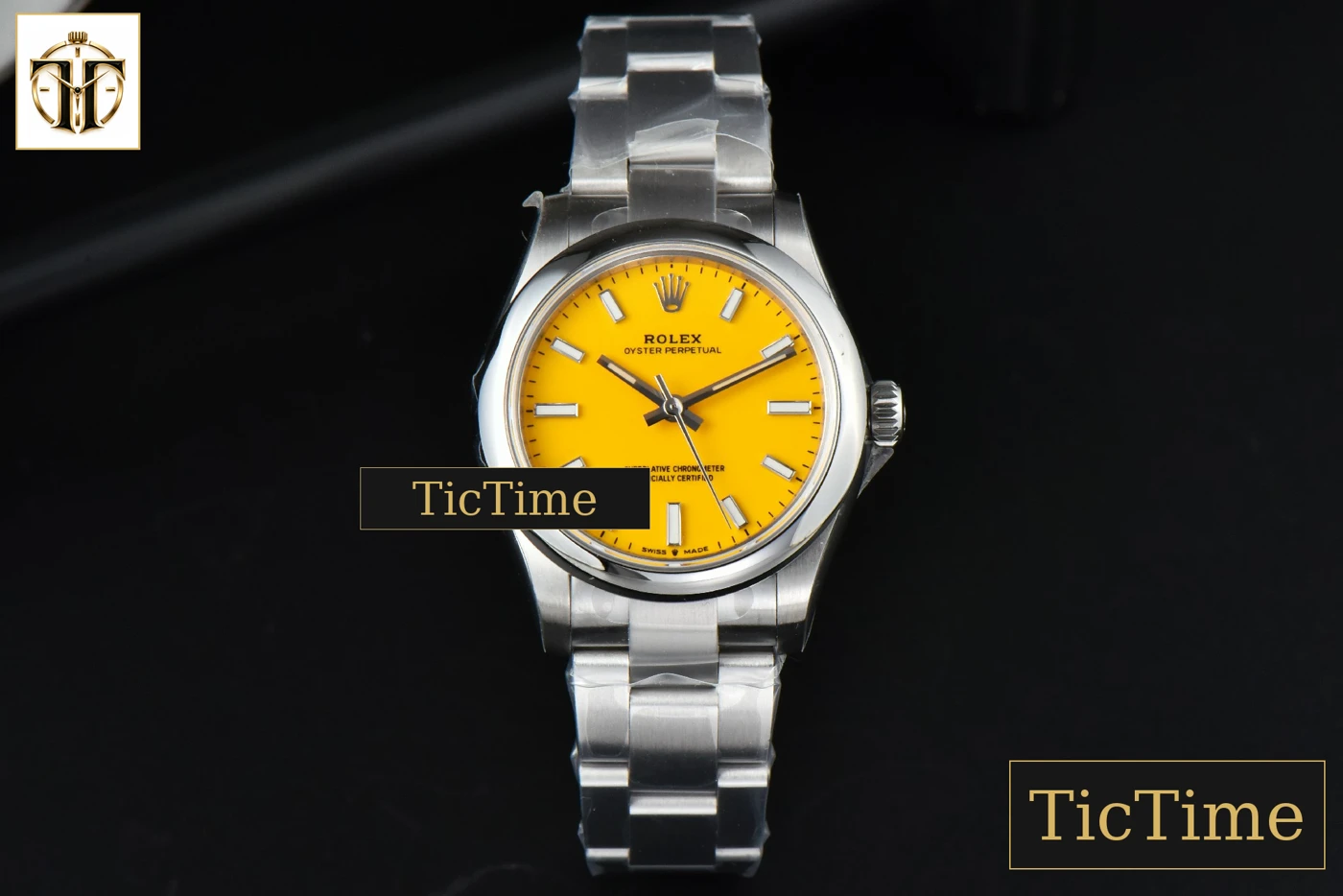Vista frontal — Oyster Perpetual 277200 31mm EWF Yellow Dial SS Bracelet A3230