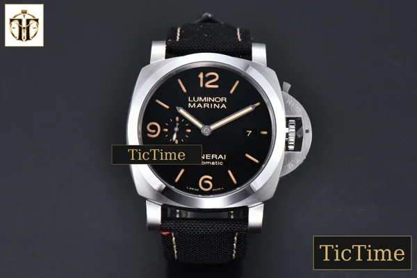 Foto frontal — PAM1025 44mm TTF Black Dial Black Nato Strap P9010