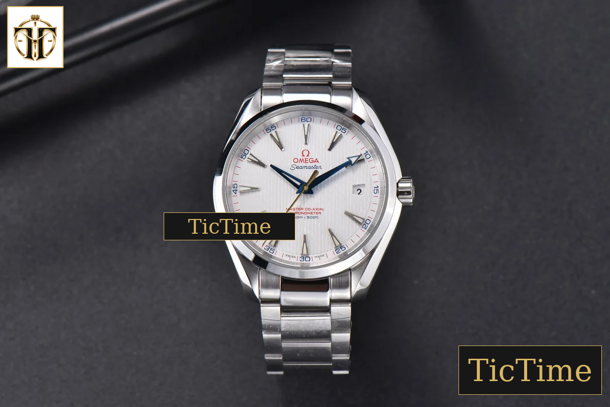 Aqua Terra 150M 41mm VSF White Dial Gold Hand SS Bracelet A8900 — foto 2