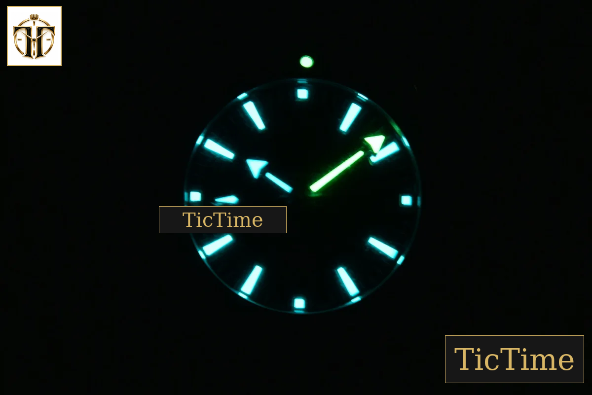 Planet Ocean 600m 42mm VSF Black Dial Rubber Strap A8500 — foto 27