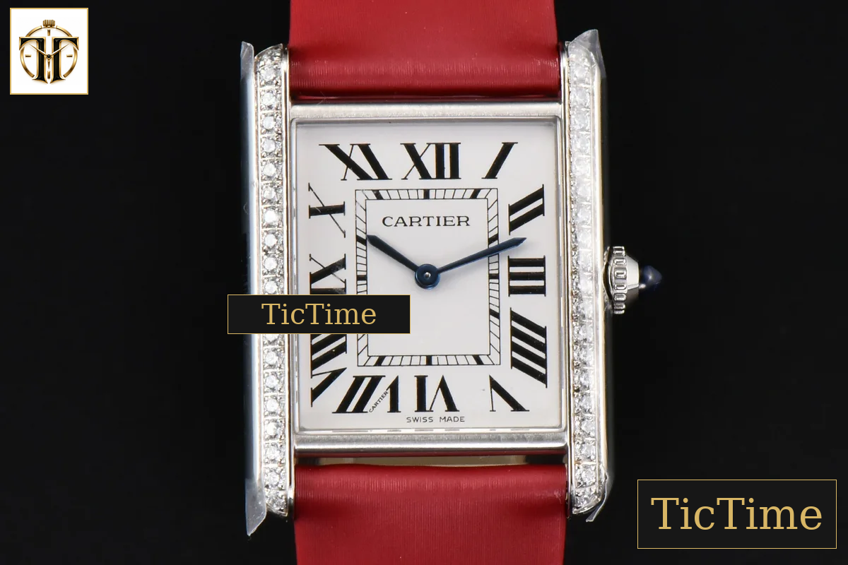 Tank Must Large 33.7×25.5mm K11F Diamond White Dial Red Smooth Calf Strap Quartz — foto 2