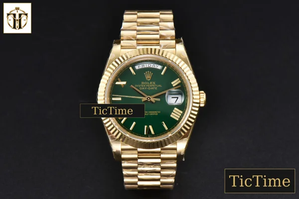 Foto frontal — DayDate 904L 40mm BPF YG Green Dial YG Bracelet A2813