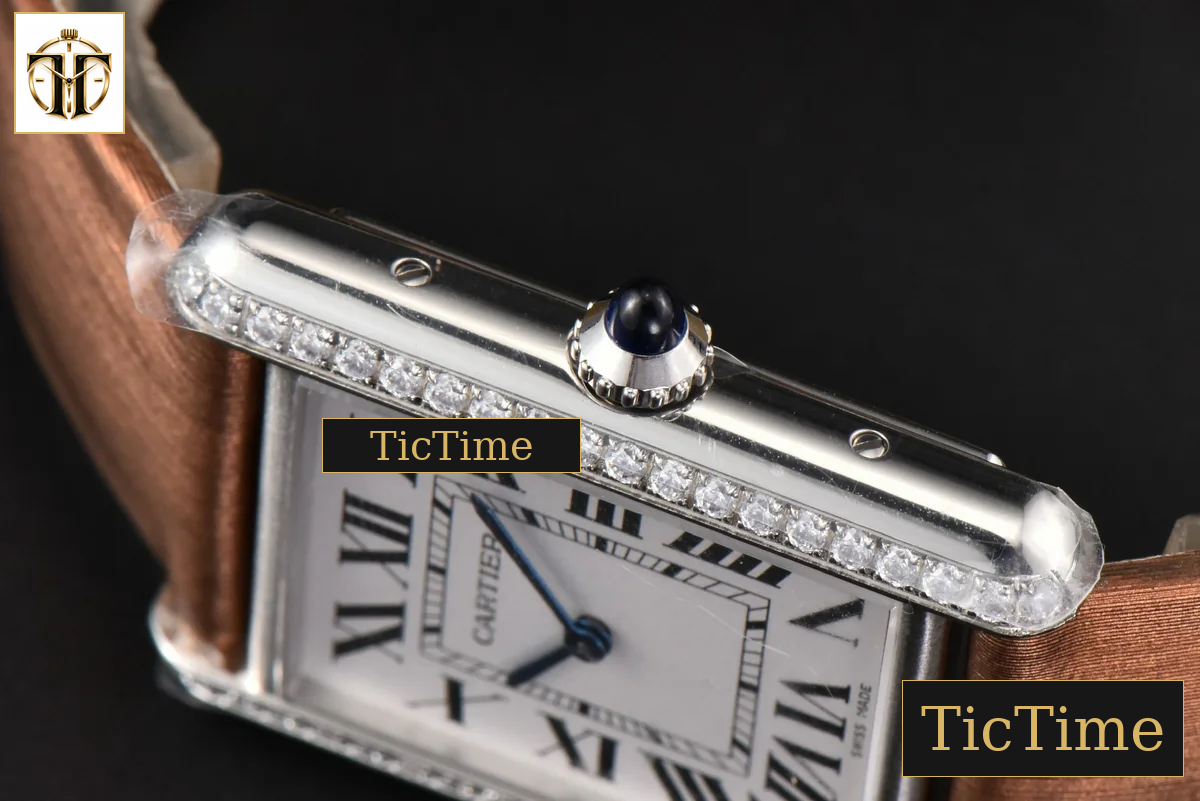 Tank Must Large 33.7×25.5mm K11F Diamond White Dial Brown Smooth Calf Strap Quartz — foto 12