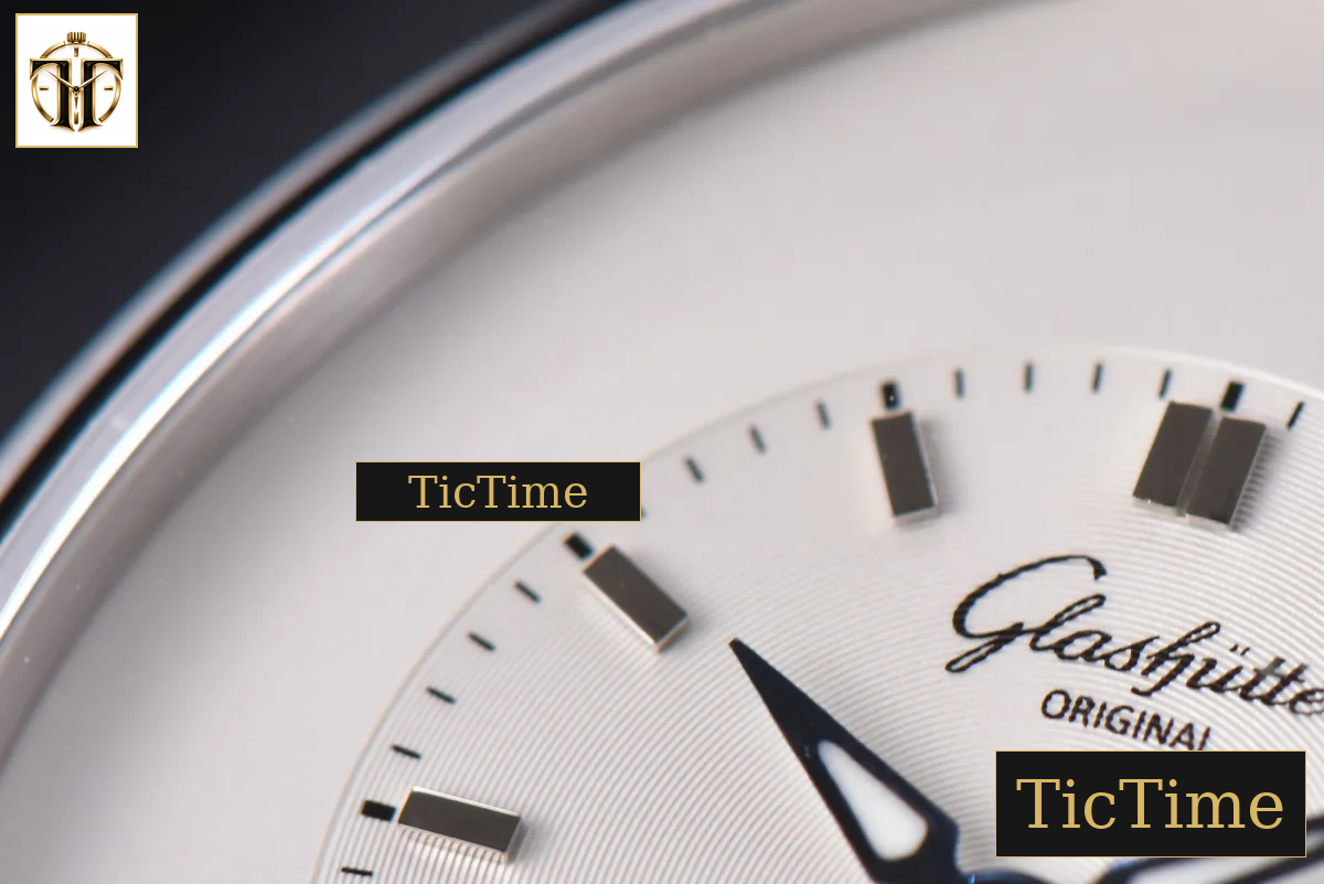 PanoMatic Lunar 40mm TZF White Dial Black Leather Strap A23J — foto 4