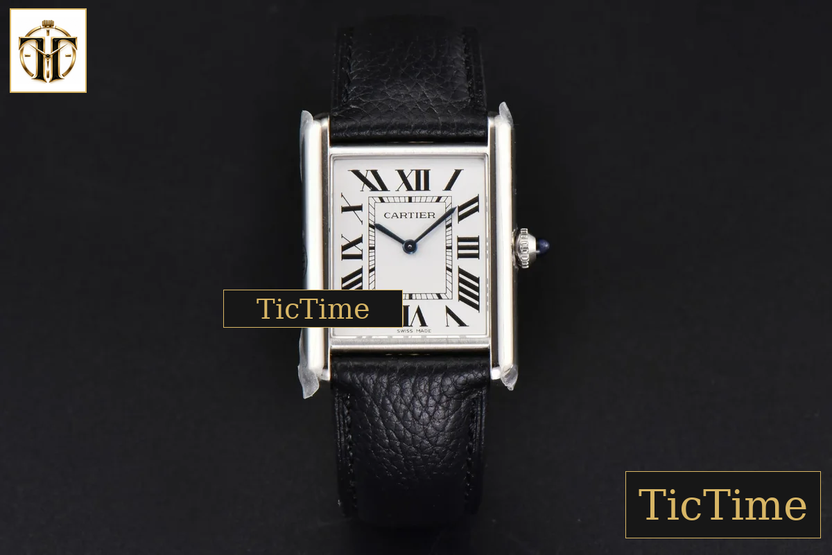 Tank Must Large 33.7×25.5mm K11F White Dial Black Litchi Grained Strap Quartz — foto 2