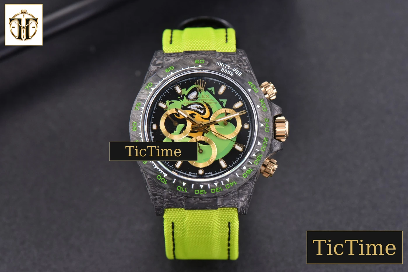 Vista frontal — Daytona DIW Carbon WWF Green Wolf Dial Dark Green Nylon Strap A7750
