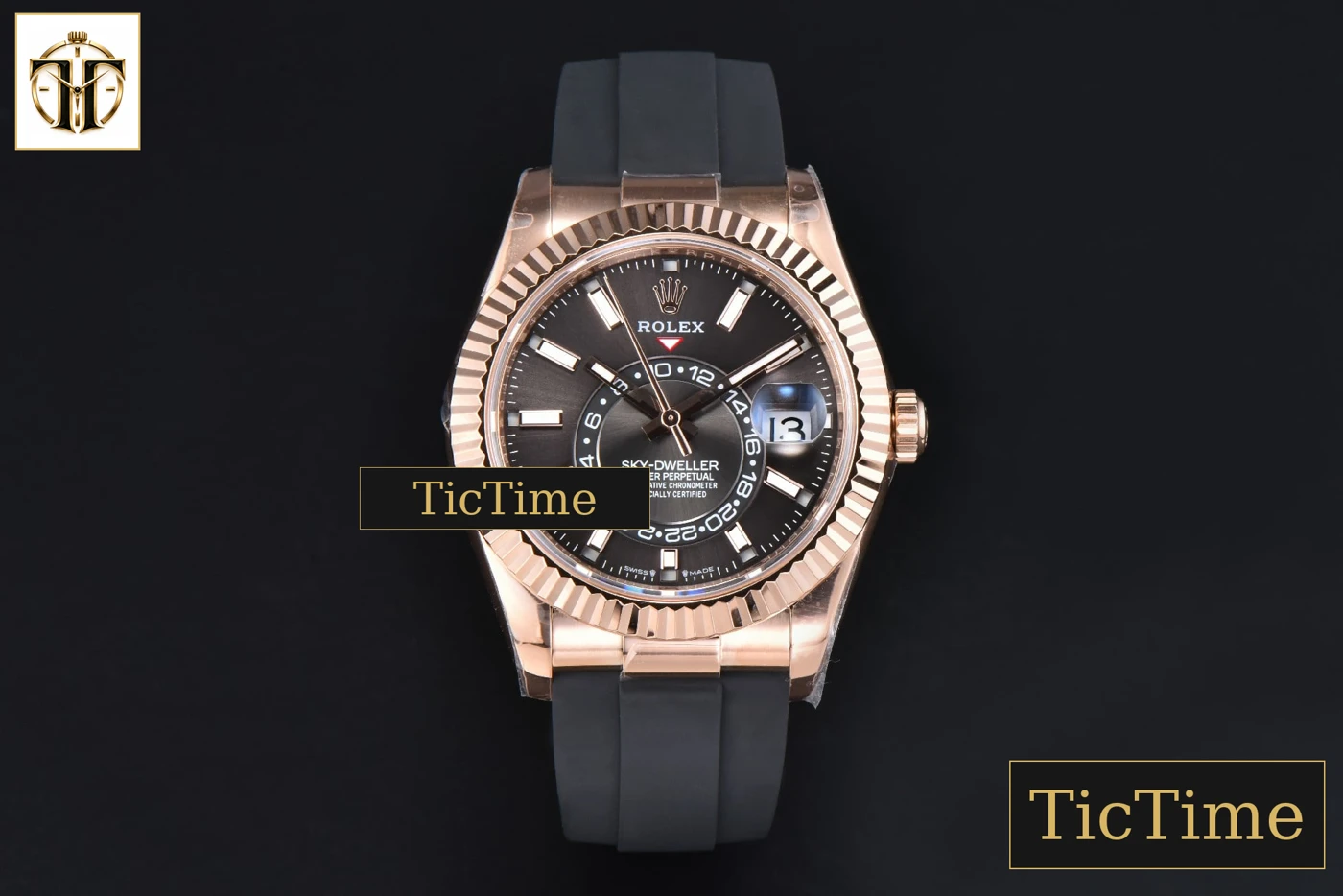 Vista frontal — Sky-Dweller 336935 42mm ZF RG Case Grey Dial Rubber Oysterflex Strap (Tungsten)
