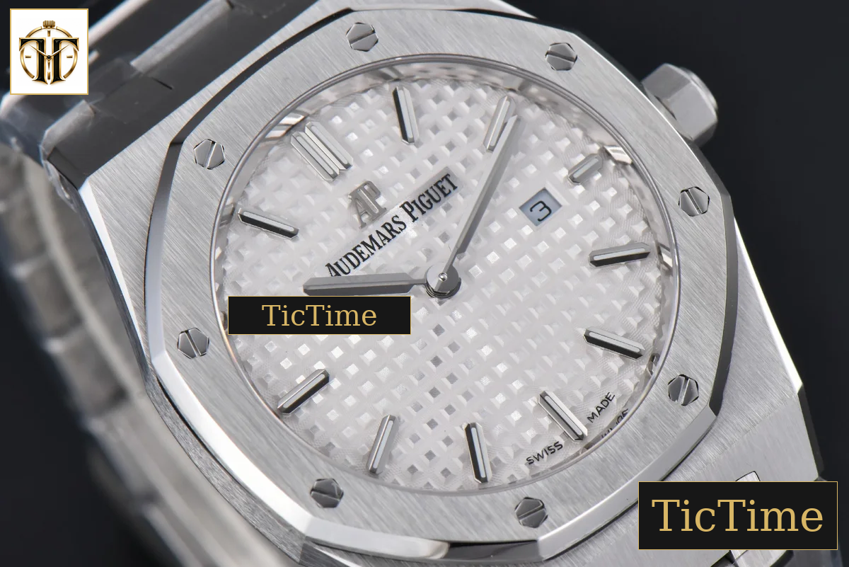 Royal Oak Ladies 67650ST 33mm ZF SS White Dial SS Bracelet Quartz — foto 12