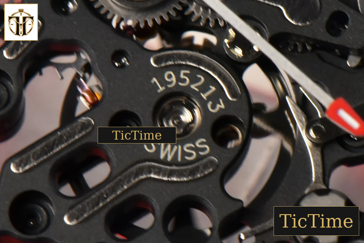 Ti Case RM055 42.7mm APSF Black Skeleton Dial Black Bezel Red Crown Red Rubber Strap RMUL2 — foto 9