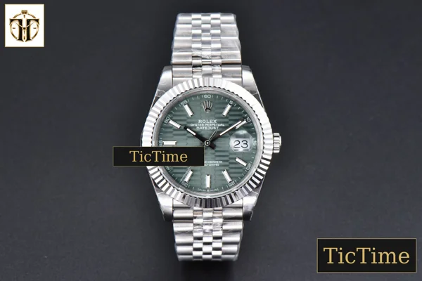 Foto frontal — DateJust Mint 126334 41mm BPF Green Motif Dial Jubilee Bracelet A2824